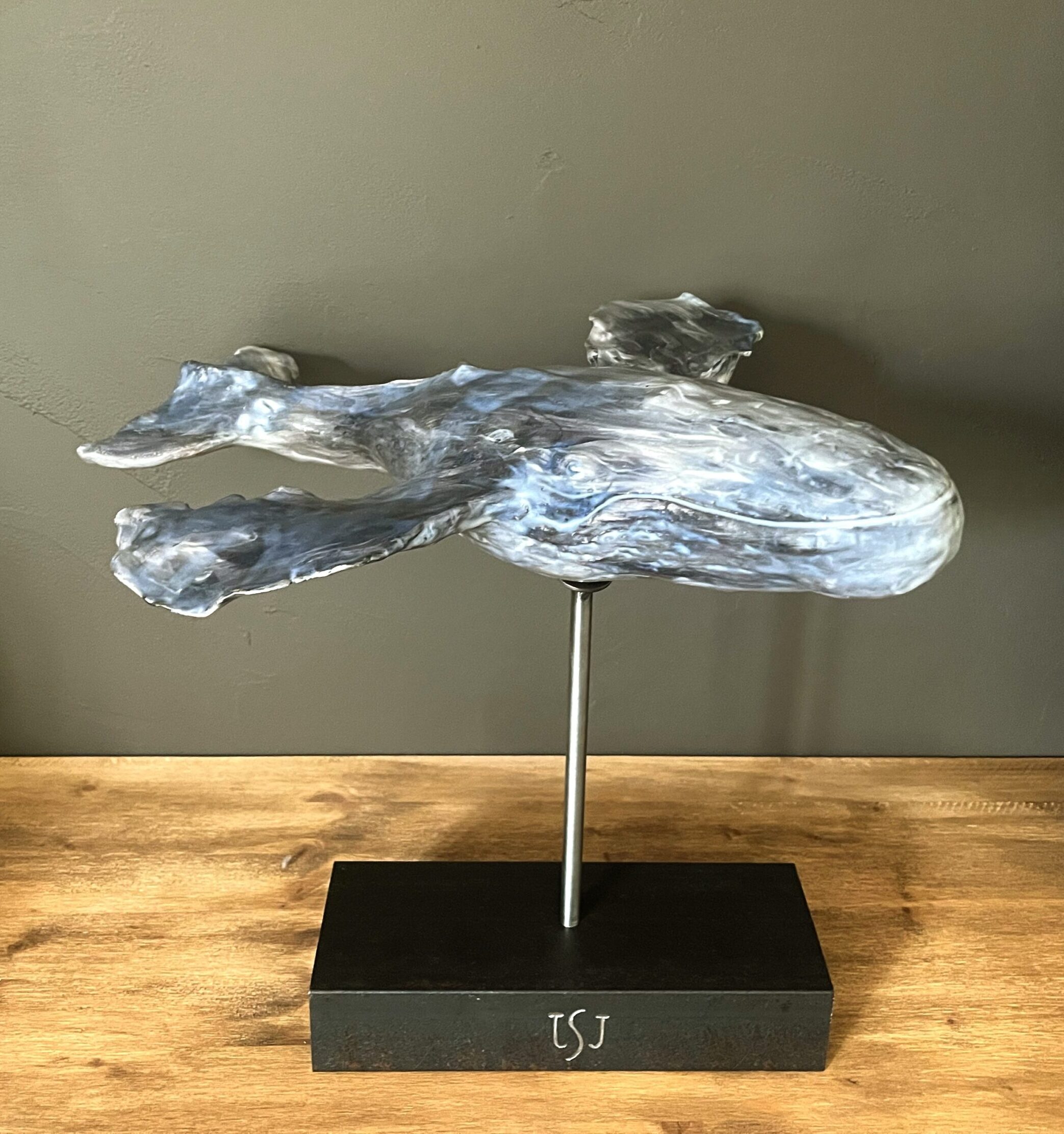 Baleine en céramique sur support