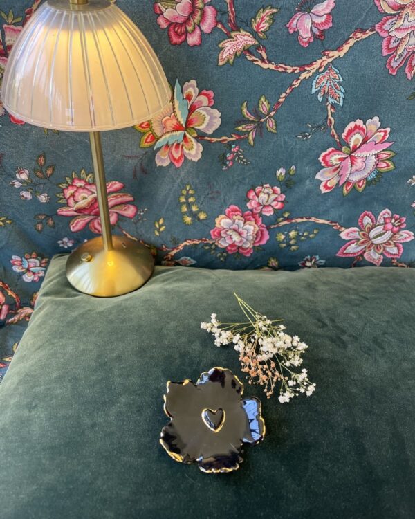 broche.noire.flora.2