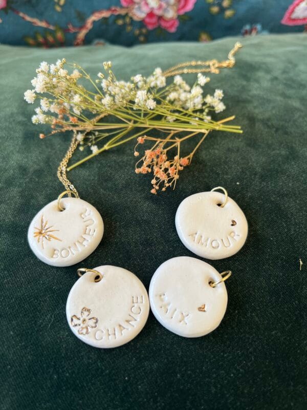 collier.message.3